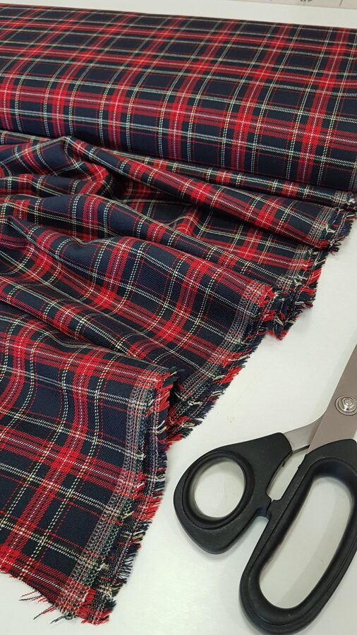 Checkered tartan fabric (Navy, red, check size 2cm x 2cm)