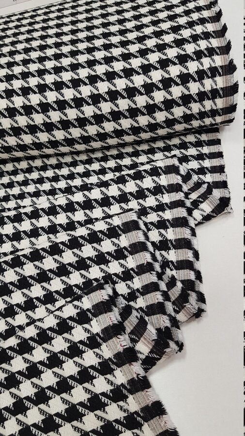 Woven houndstooth fabric (Check size 1cmx1cm)