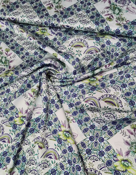 Satin with floral and geometric print (White/green)