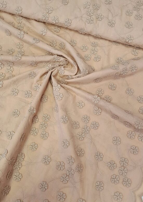 Embroidered cotton with 3D embroidered flowers (Light beige)