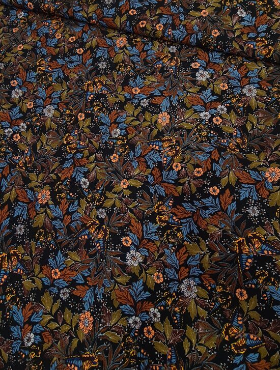 Crepe fabric with flower and leaf print