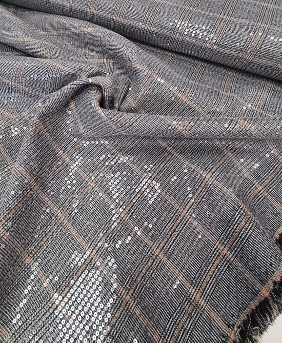 Rūtains kostīma udums ar fliteriem (Rūts izmērs 4cmx4cm)