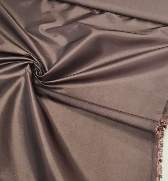 Tafta (Tumša kafija ar pienu)