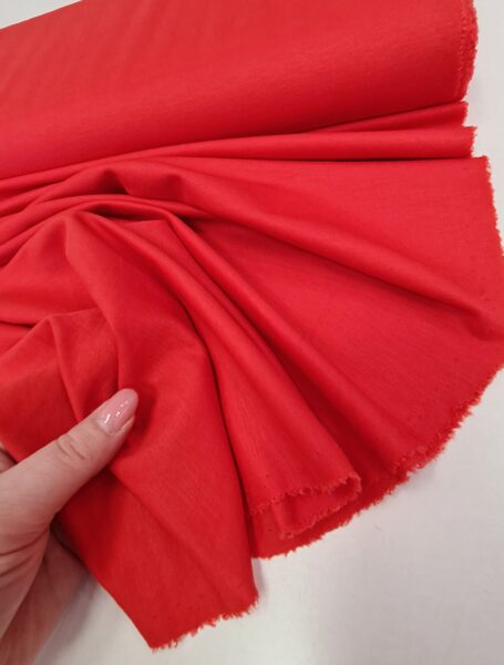 Red viscose with polyeter and elastane