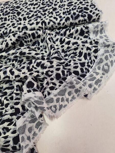 Viscose with animal print (Grey and black)