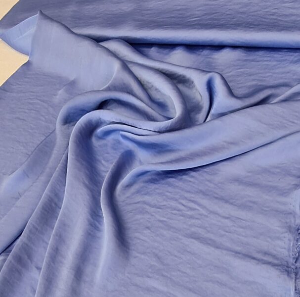 Gaisīgi zīdīgs satīns (Gaiši zils)